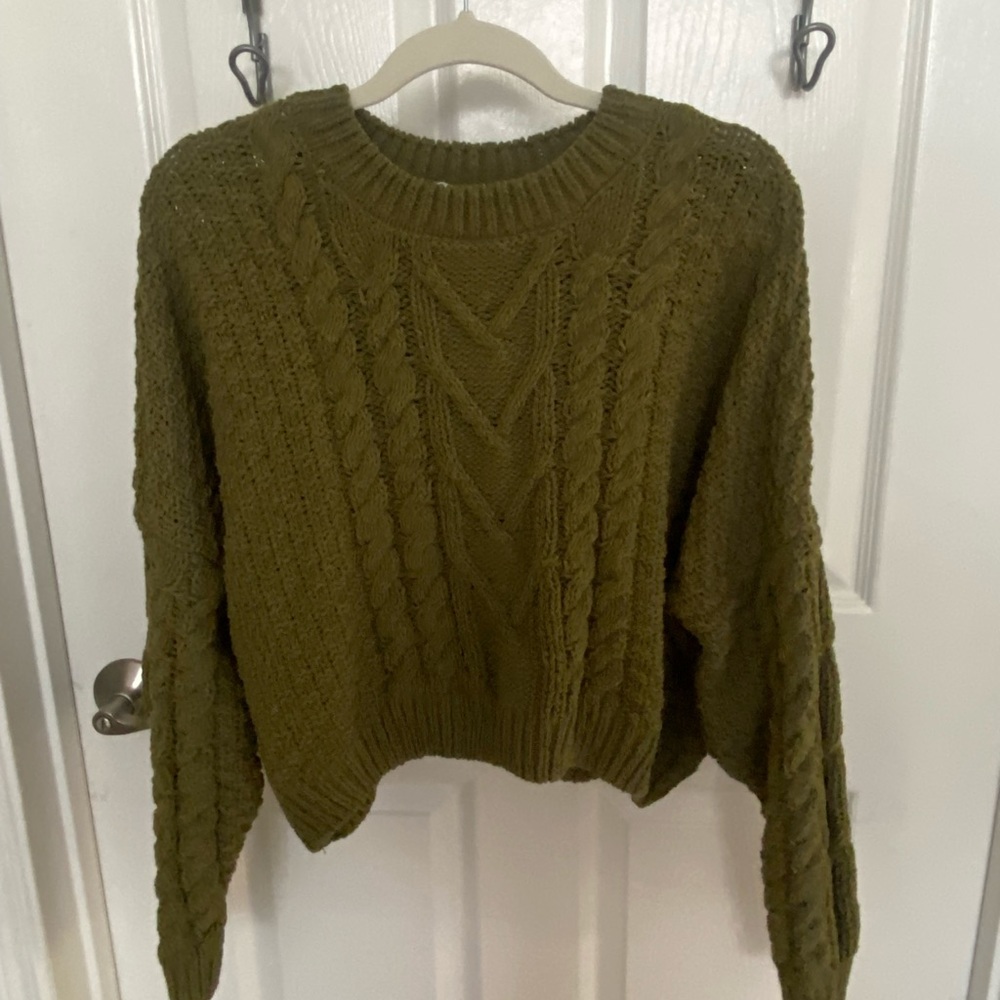 Olive Green Cable Knit Sweater🫒